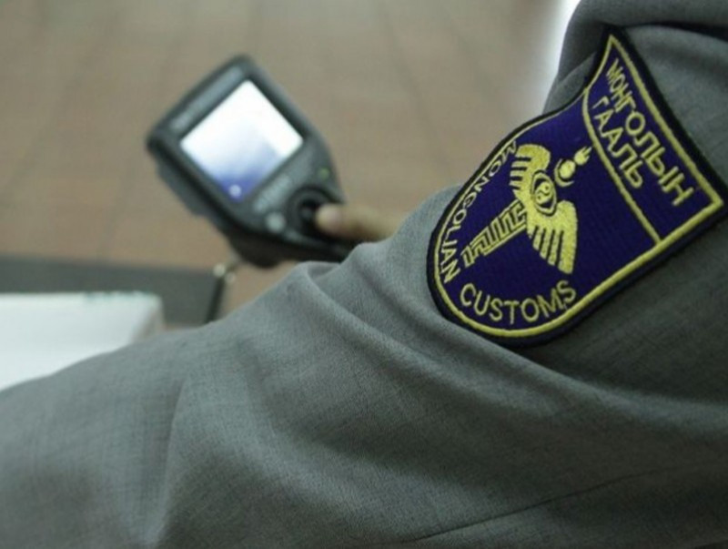 Гаалийн 9 түр агуулахад хугацаа хэтэрсэн 324 автомашин болон 30 гаруй чингэлэг бараа, бүтээгдэхүүн байна